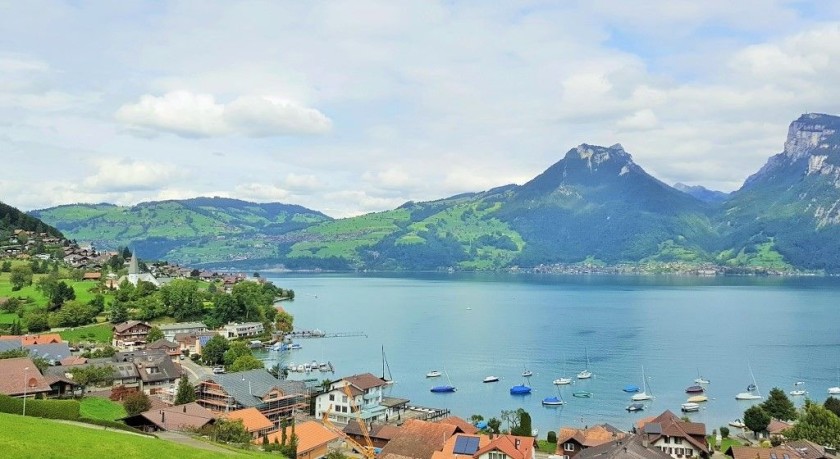The spectacular sight of Faulensee village soon after leaving Spiez