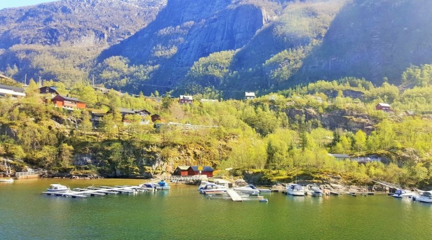 As the train approaches the Sorfjorden, the views are initially on the left