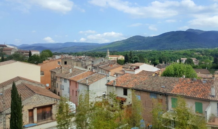 Typical scenes of Provencal countryside can be seen between Toulon and Les Arcs