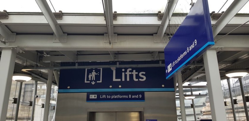 There is also a lift / elevator down to platform 8 and 9 (and another goes down to platform 10)