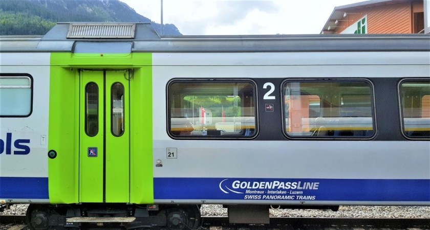 The trains currently used on the route to and from Zweisimmen have the 'Golden Pass' branding