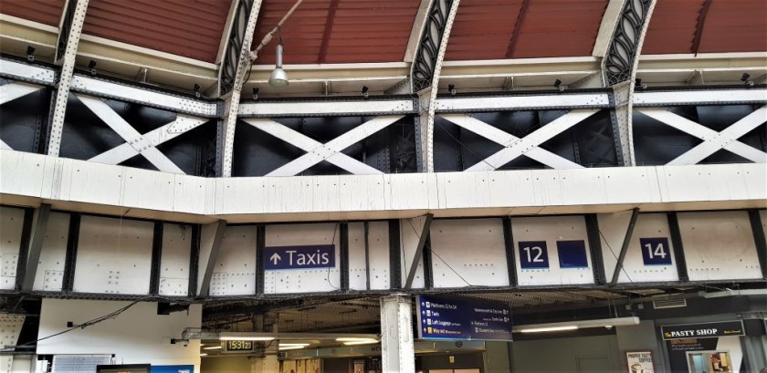 The entrance on the main concourse to the hidden passage which leads to the taxi rank