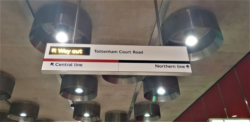 Transfer between the Elizabeth line and Northern Line at Tottenham Court Road station