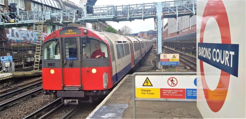 The type of tube trains used on the Piccadilly line