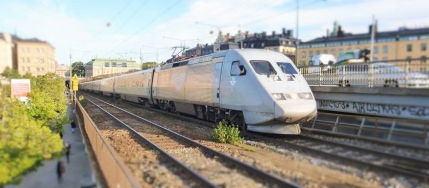 A X2000 train in Stockholm