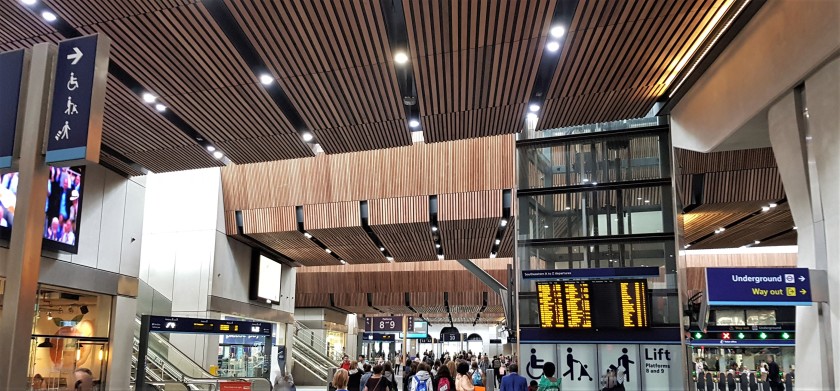 Looking towards St Thomas Street, the yellow text is one of the 'next fastest train' indicators