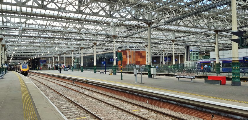 The eastern end of the station, the train on the left is at platform 6 and that on the right is at platform 3