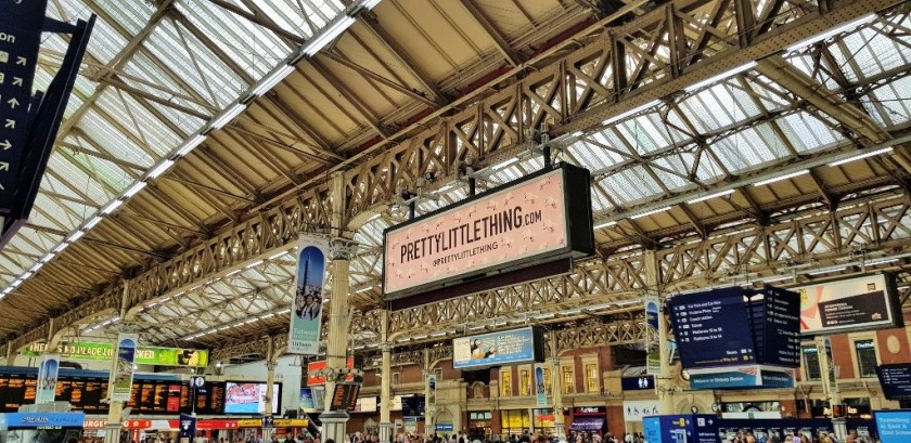 Looking across the Southern concourse towards the passage which leads to platforms 15-19