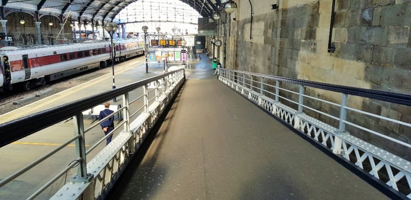 One of the slopes which connect the footbridge to the platforms