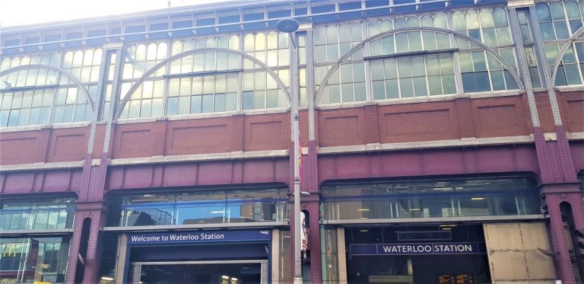 The entrance Waterloo station opposite the bus stops on Waterloo Road