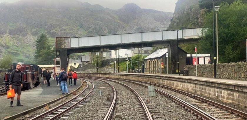 The footbridge links the two railways in Blaenau Ffestiniog