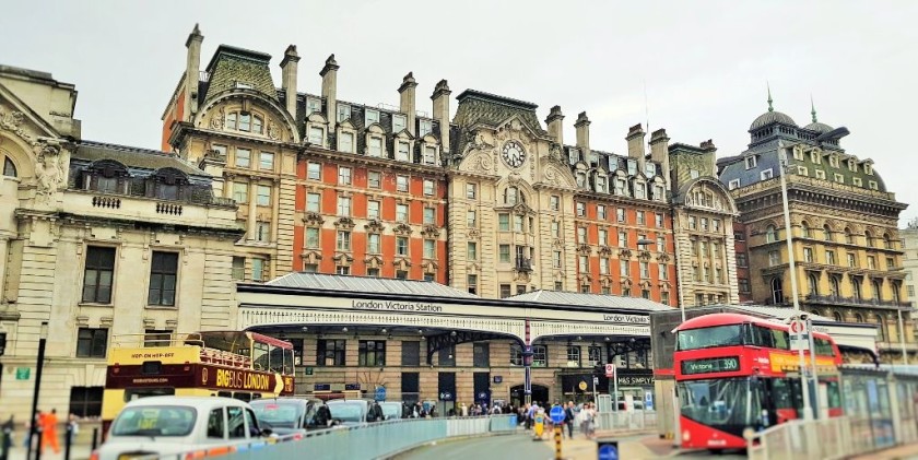 The red-bricked building by the bus station houses the Gatwick Express and Southern trains