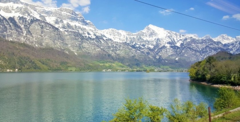 The spectacular Wallensee is also on the left of the train