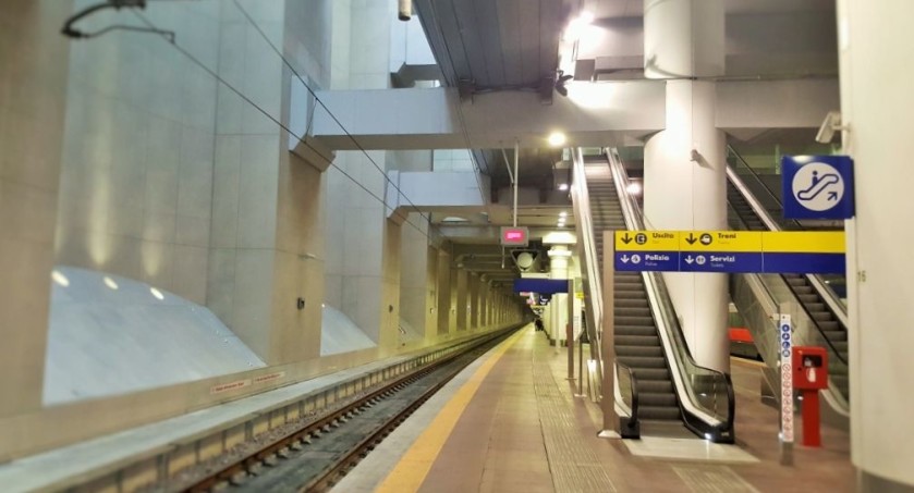 Platform/binario 19 in the AV (high speed) station at Bologna Centrale