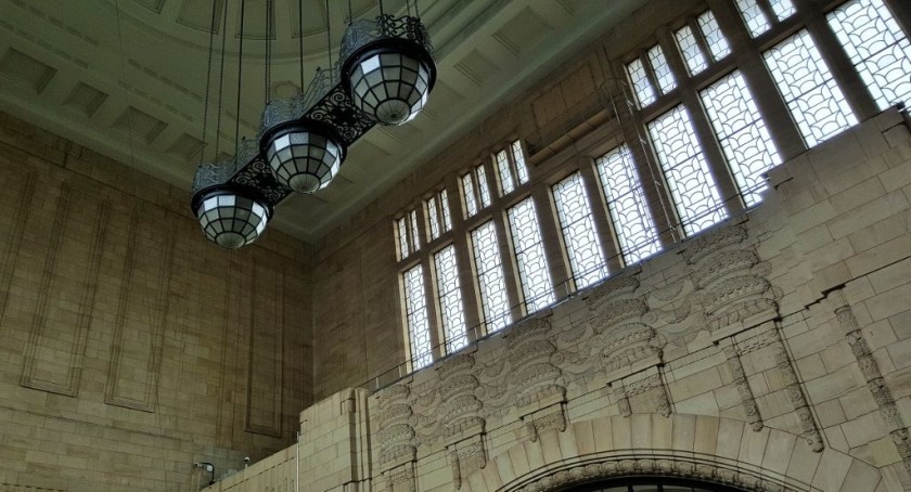 The beautiful main departure hall at Gare Lausanne