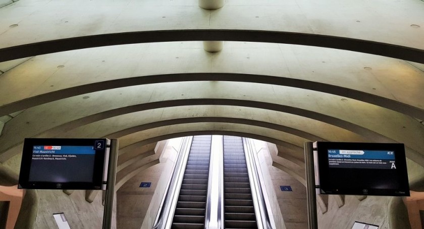 One of the sets of escalators which lead up to each platform / track