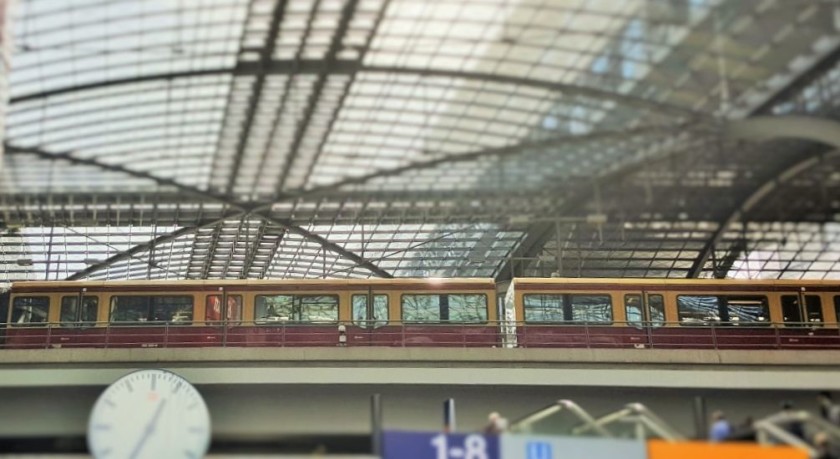 A Berlin S-Bahn train at Berlin Hbf