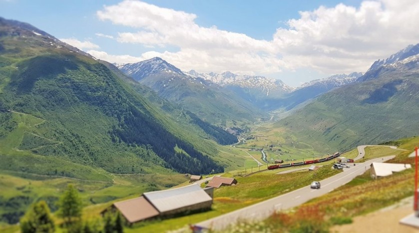 Ride the Glacier Express through the Oberalp Pass by paying only the reservation fee