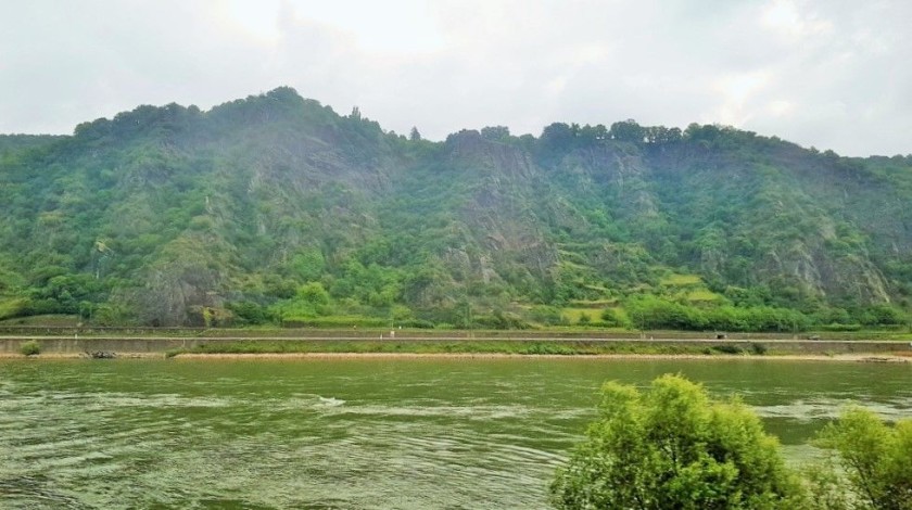 Sometimes the train takes the line which can be seen on the opposite shore