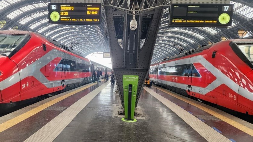 Two Frecciarossa 500 trains await departure from Milano Centrale