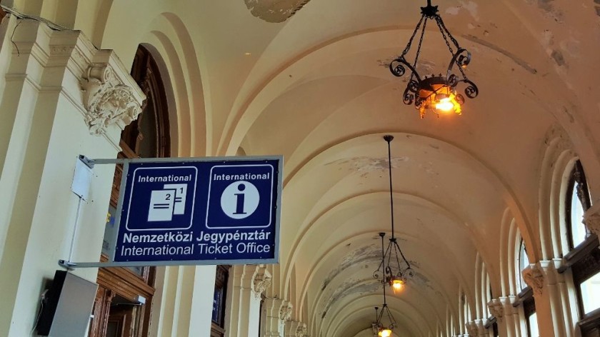 The international ticket desk to the side of platform 6