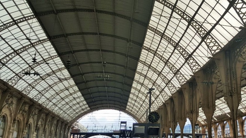 The spectacular roof at Nice-Ville