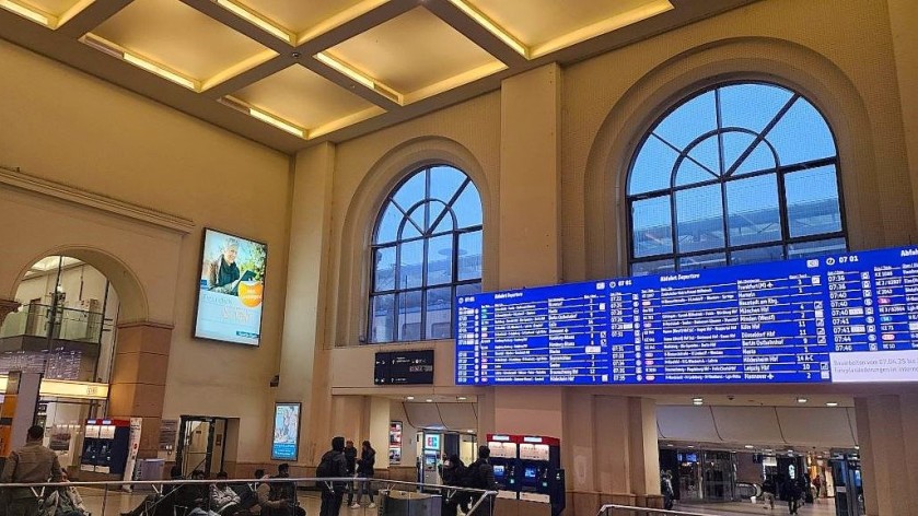 The main hall at Hannover Hbf