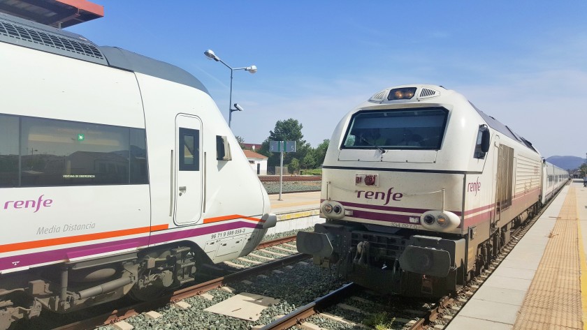 How to travel on daytime trains in Europe