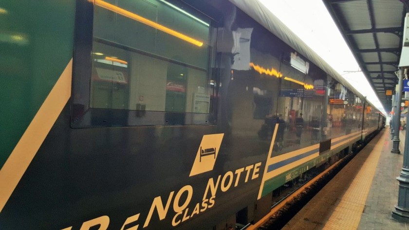A Treno Notte sleeper train has arrived in Bologna