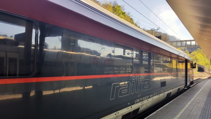 A Railjet at Feldkirch station