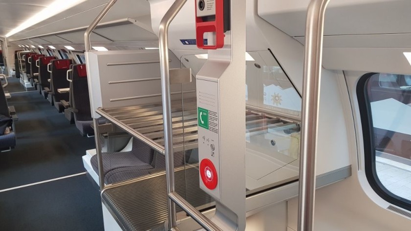 A luggage rack on a SBB LD/Twindexx train