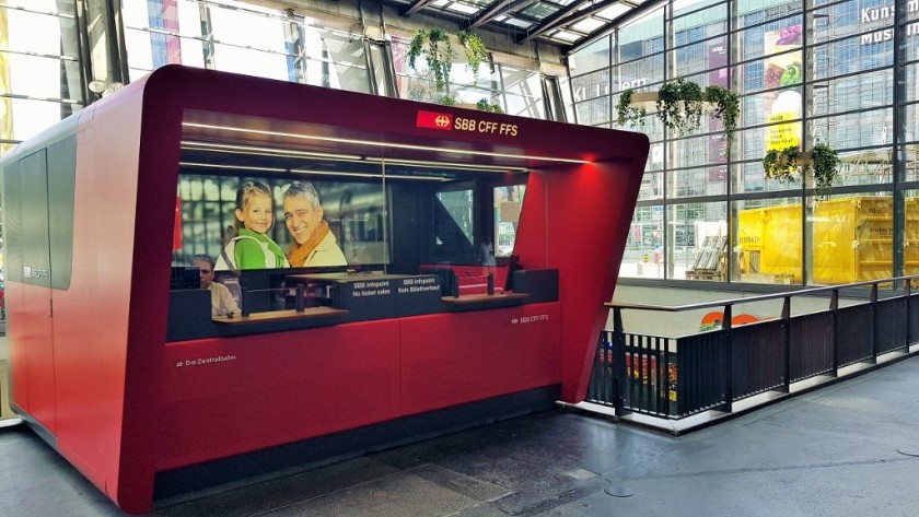 The train service information desks that can be found at major Swiss stations