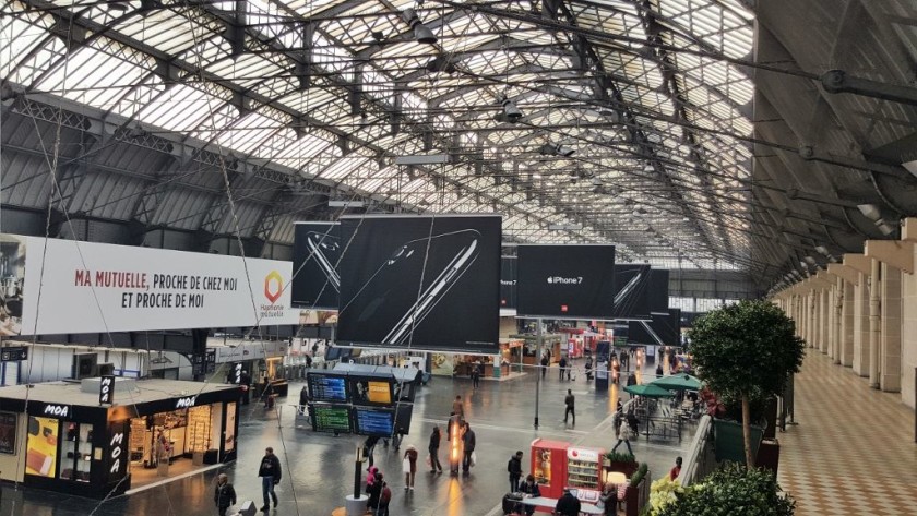 Looking down on the enormous departure concourse at the Gare de l'Est