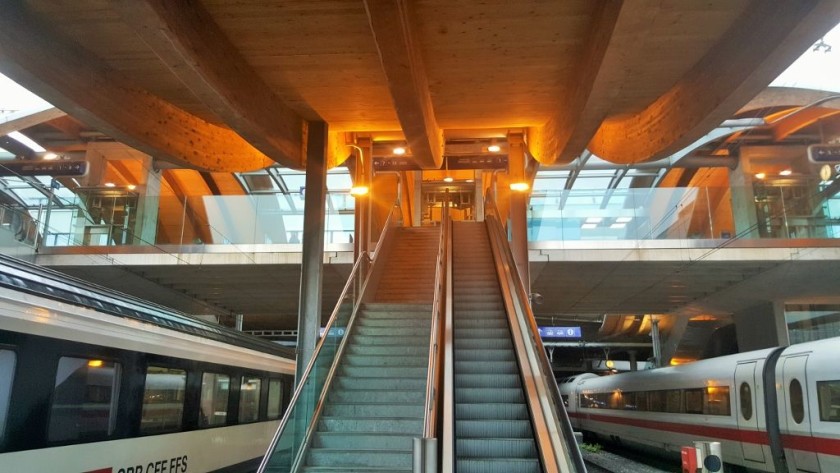 The Länggassstrasse exit at the far (west) end of the platforms