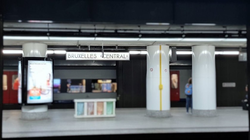 The platforms/pors at Bruxelles-Central