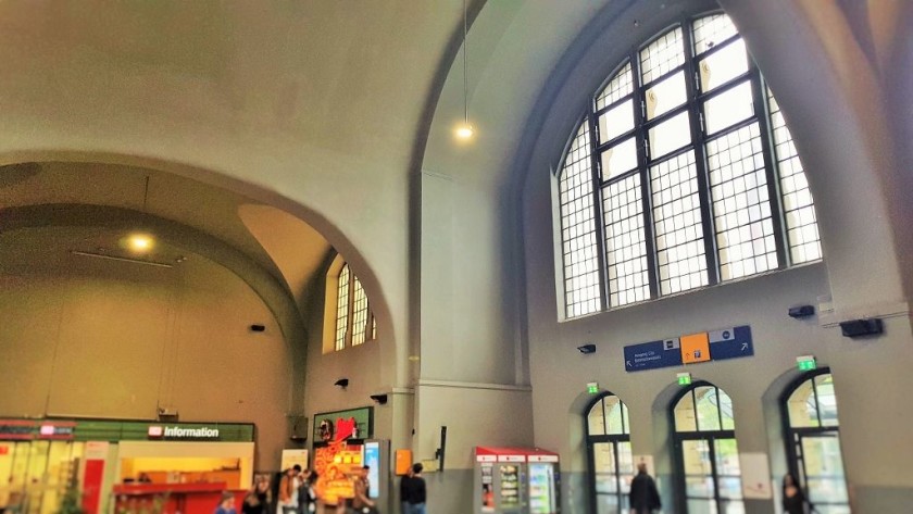 The entrance hall at Koblenz Hbf