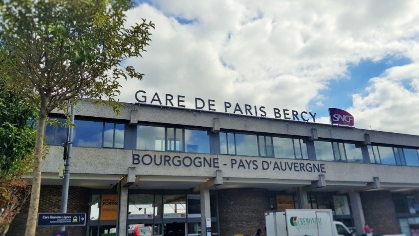 The exterior of the front of Paris Bercy Bourgogne station