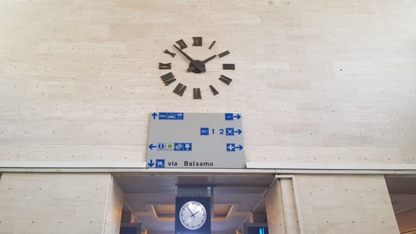 The signage at Palermo Centrale is comparatively subtle