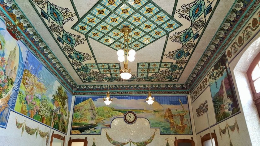 This beautiful room was once the waiting room at Valencia Nord station