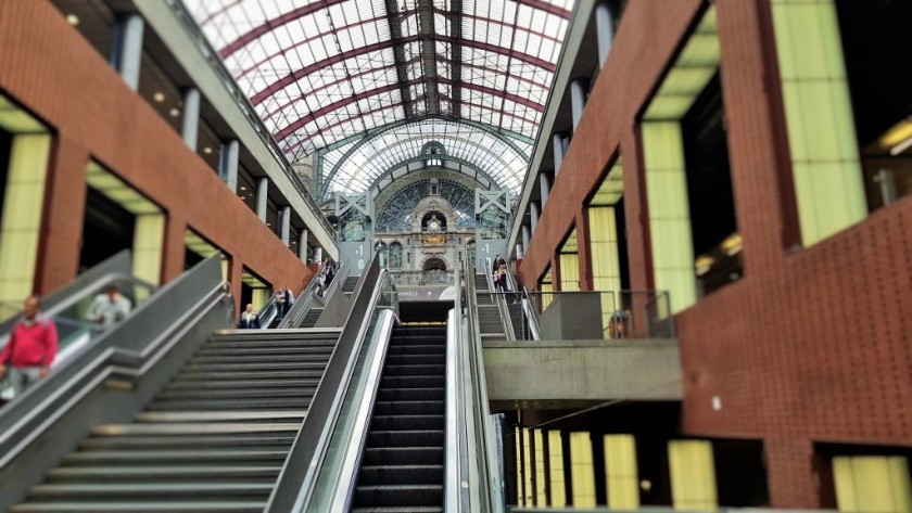 The flights of escalators which link level -2 to the main hall, which is under the arch