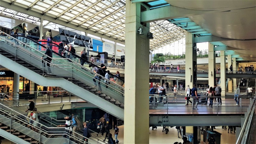 This atrium has transformed the access between the concourse and the Metro and RER trains