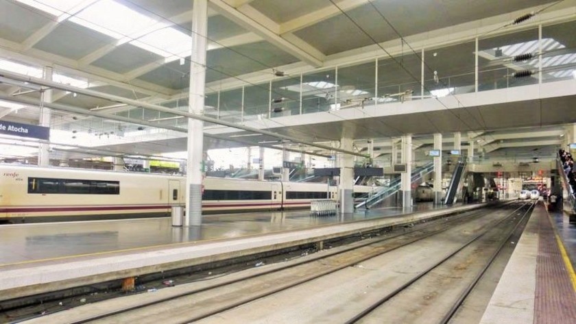 Looking towards the walkways and escalators which lead up to Level 1 arrivals