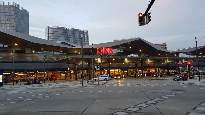 The south entrance on Am Huaptbahnhof platz