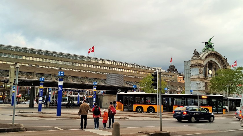 The bus station on the forecourt is on the same level as the trains