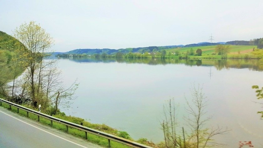 North of Passau the river is over on the left