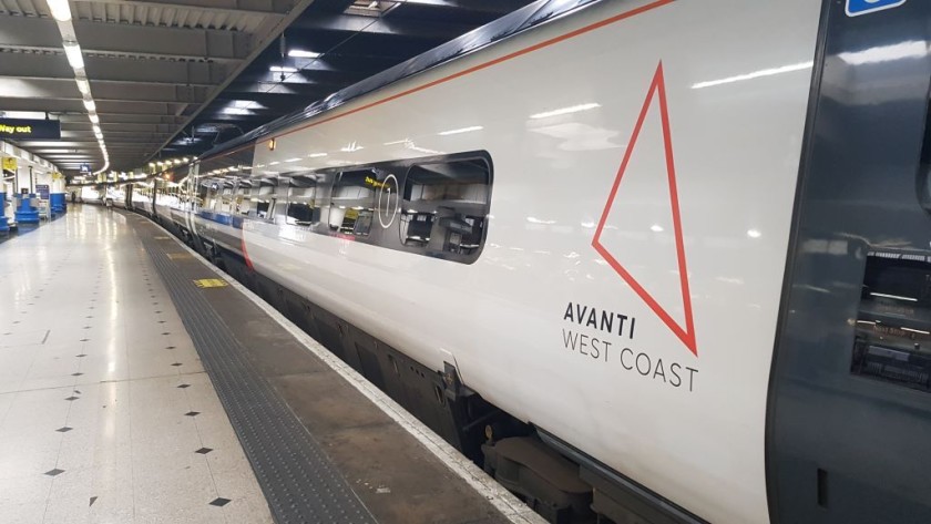 An Avanti West Coast Pendolino at Euston station