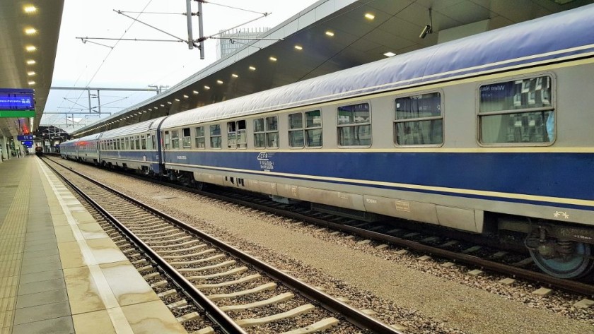 The nightly train to Bucuresti awaits departure from Wien Hbf