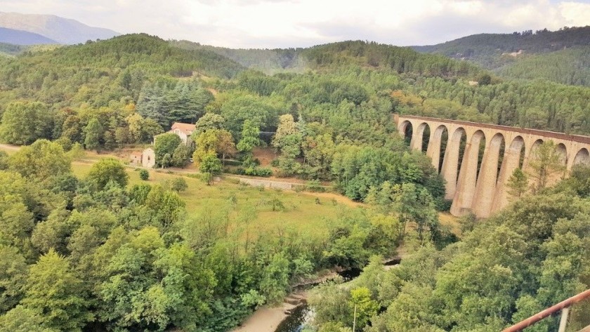 Looking left on Le viaduc de Chamborigaud