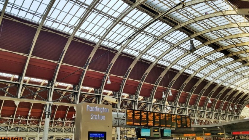 On the concourse at Paddington the Heathrow Express is directly ahead, but the Elizabeth Line is out of sight to the left