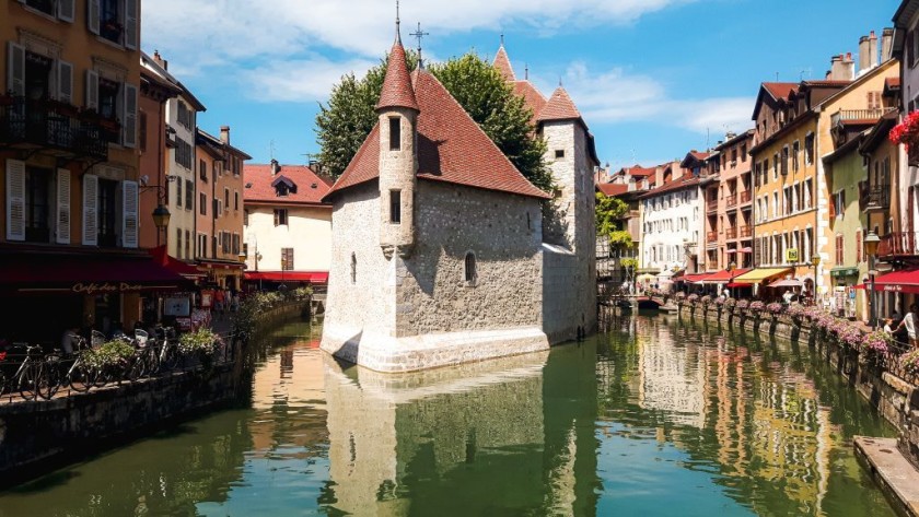 beautiful Annecy can be easily reached from Lausanne